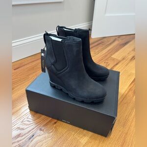 NIB Sorel Joan Uptown Chelsea Black Wedge Leather Boot Bootie 8.5